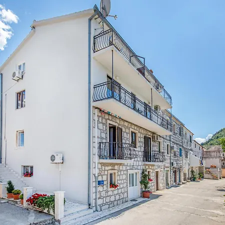 Bartulovici 公寓 *