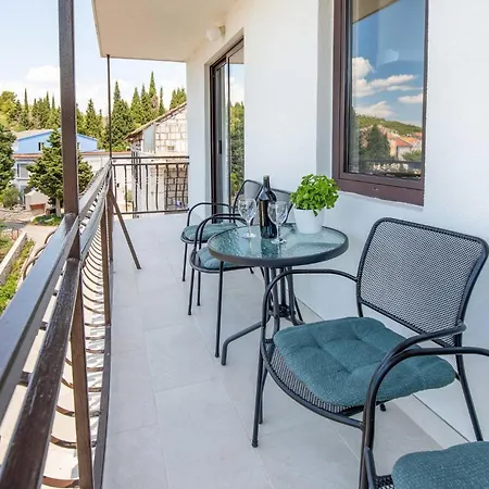 Bartulovici 公寓 *