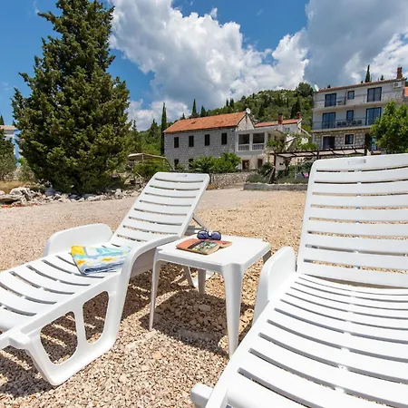 Bartulovici 公寓 *