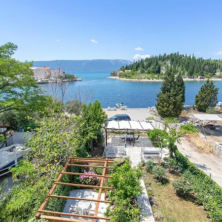 Bartulovici Daire Blace